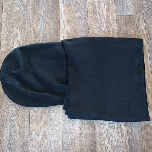Tommy Hilfiger Logo OSFA Black Knit Beanie & Scarf New w.out tags - Picture 7 of 13